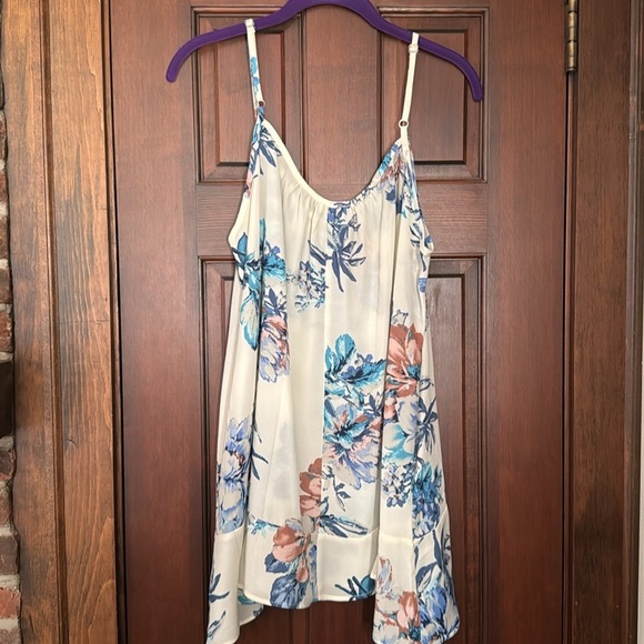 Charming Charlie Floral Camisole - Picture 7 of 9